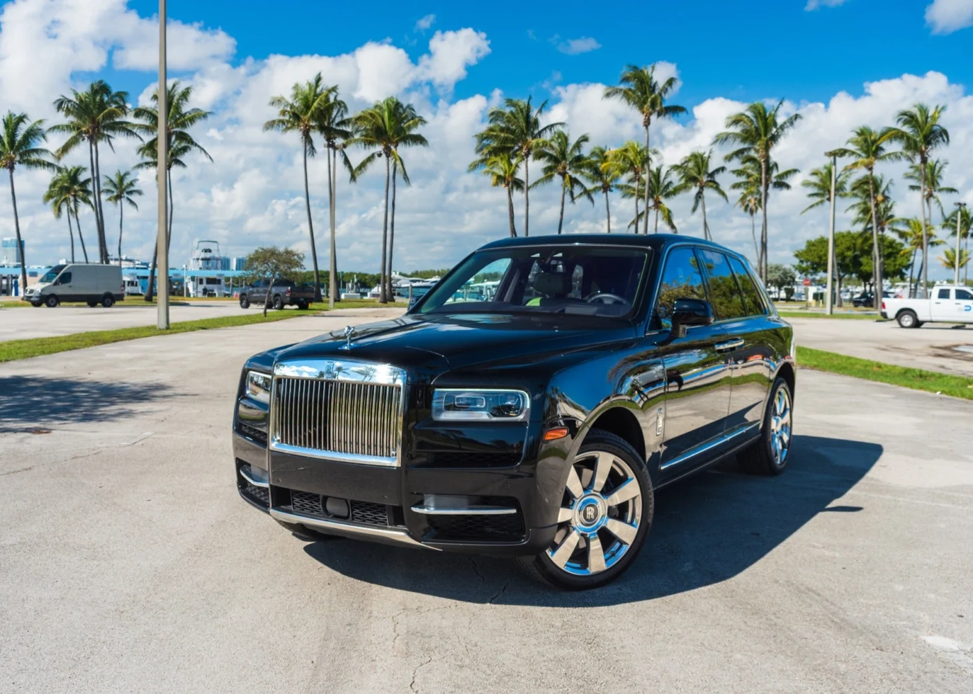 Rolls Royce Cullinan — Black / Green luxury rental vehicle