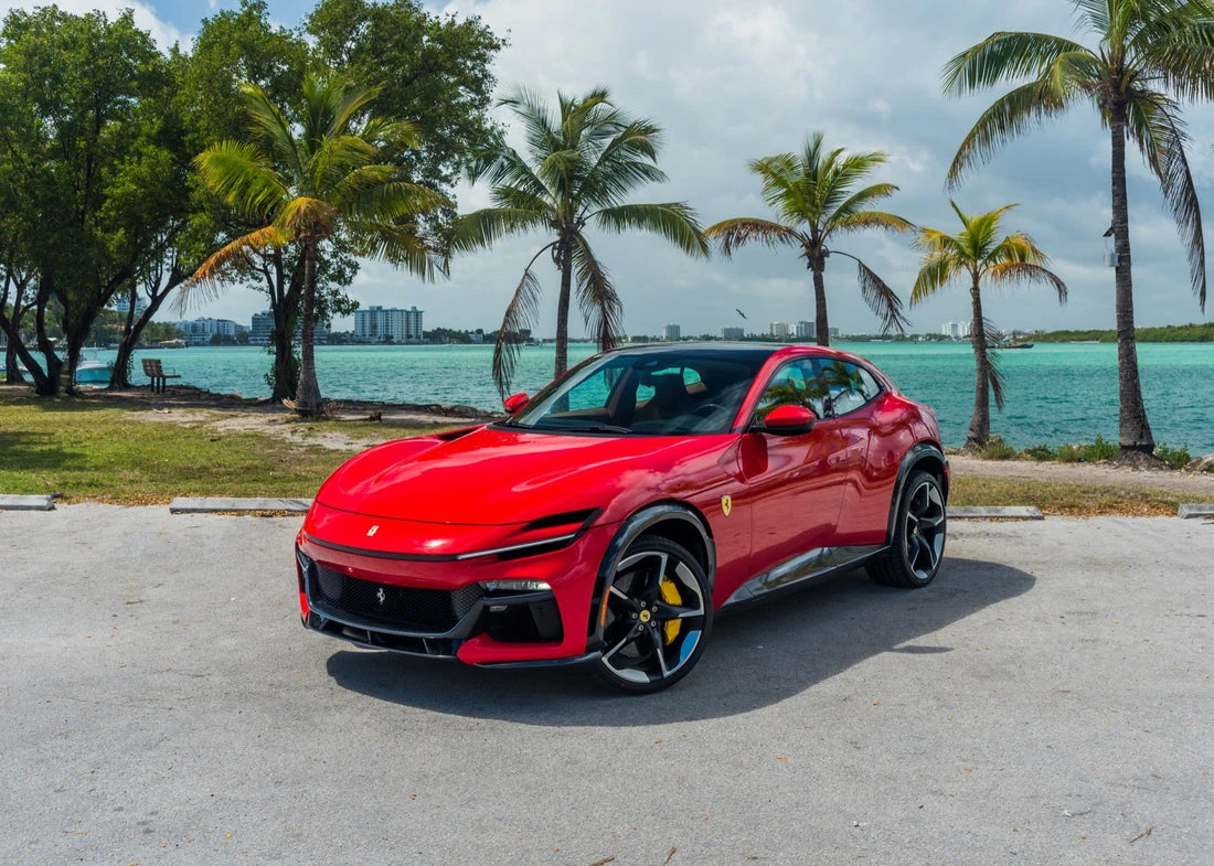 Veículo de aluguel de luxo Ferrari Purosangue